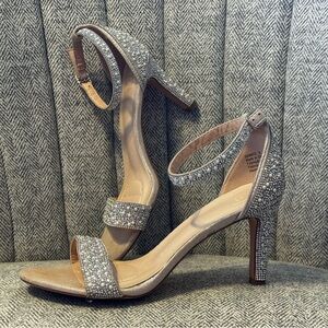 Elegant Silver Glitter & Pearl Heels